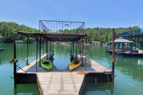 Entire Home, Waterfront Lake Lanier - Kayaks, Dock